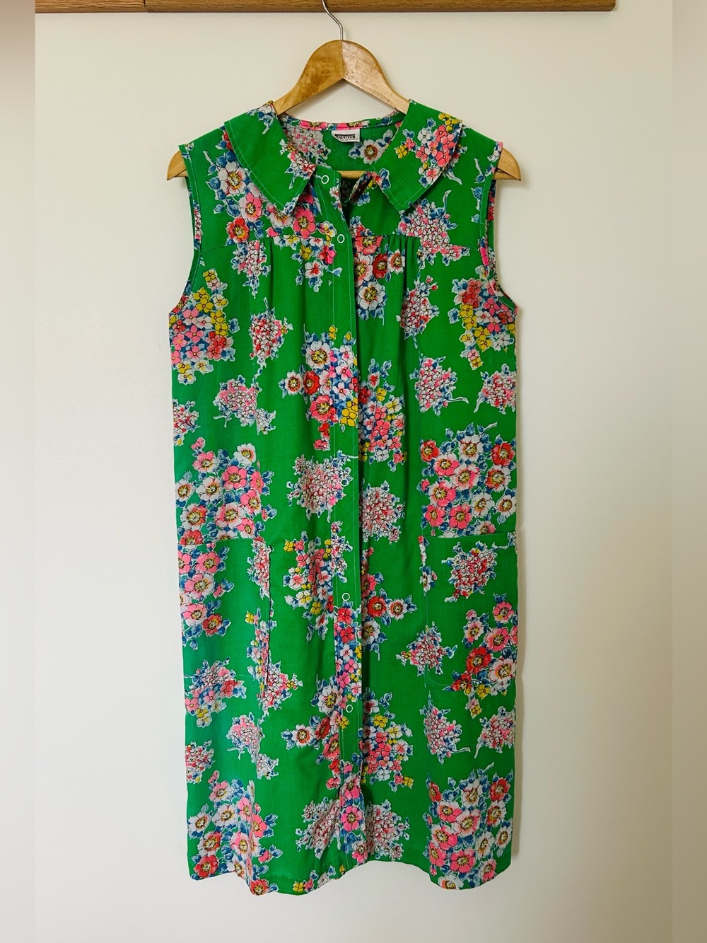 Vintage 60’s floral day dress.
